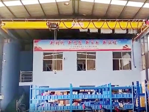 欧式起重机变频防摇摆演示视频